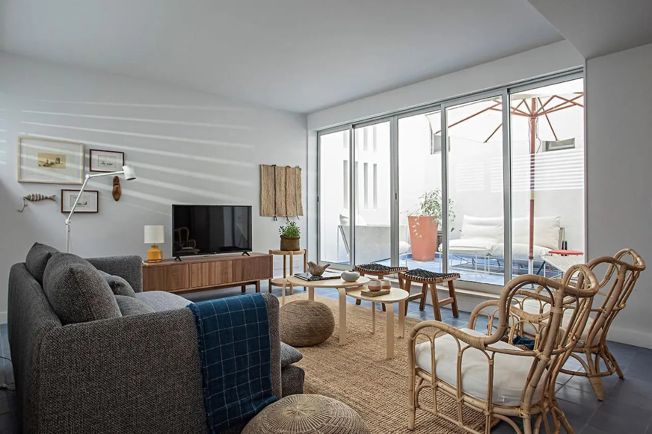 Piso Azul Premium Apartments In Bairro Alto By Lovelystay Lisbona